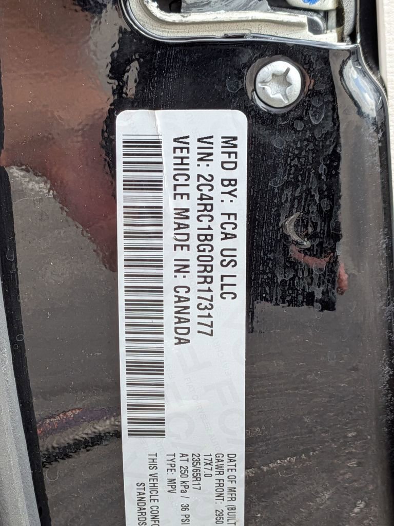Used 2024 Chrysler Pacifica Touring-L FWD image 26