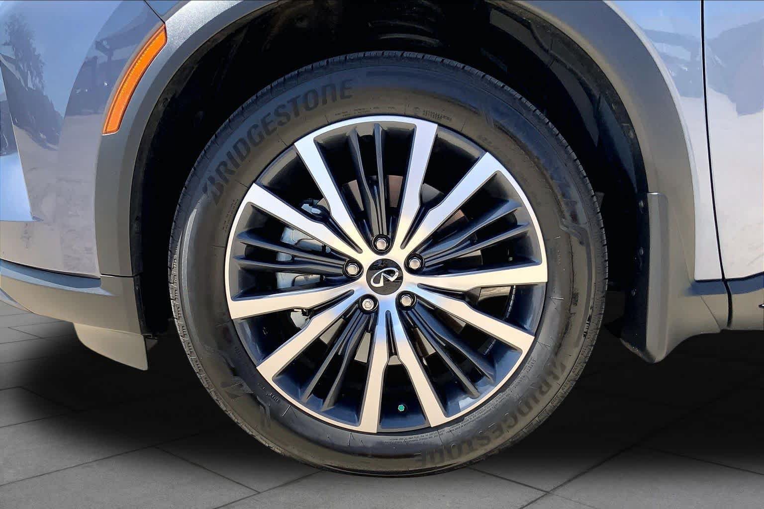 Used 2025 INFINITI QX60 Autograph w/ Cargo Package AWD/4WD image 11