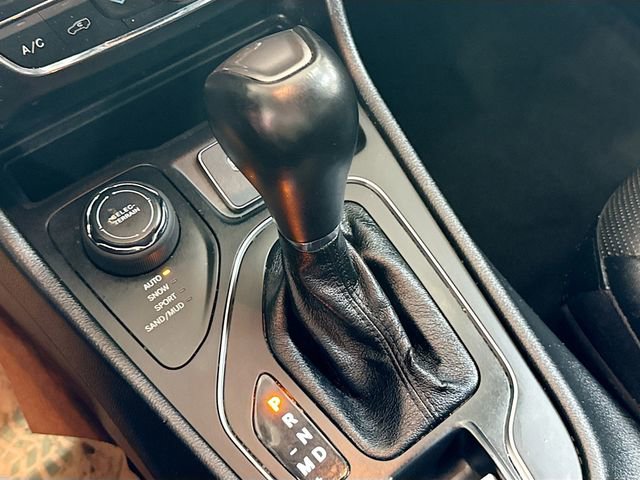 Used 2022 Jeep Cherokee Latitude Lux image 17