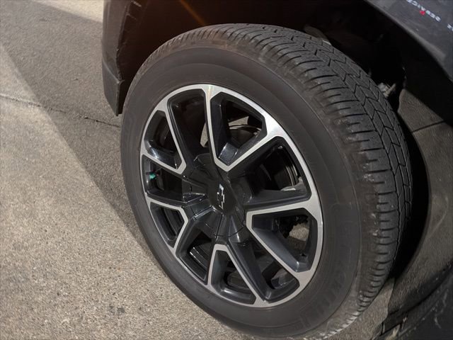 Used 2021 Chevrolet Tahoe RST w/ Rear Media and Nav Package image 17