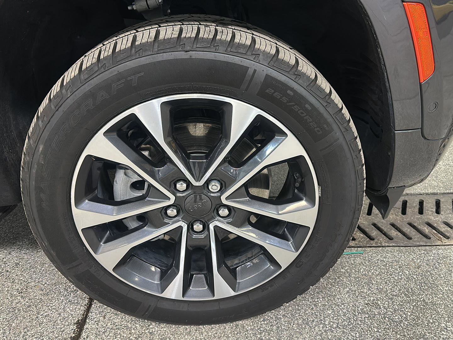 Certified 2022 Jeep Grand Cherokee L Overland w/ Advanced Protech Group III AWD/4WD image 10