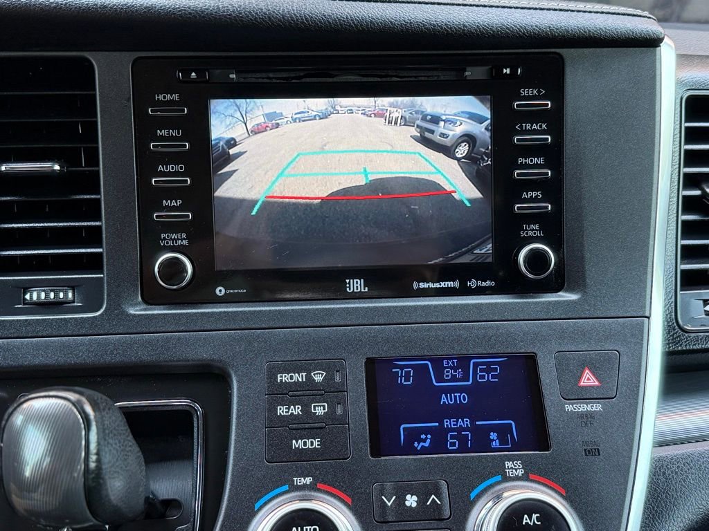 Used 2019 Toyota Sienna SE w/ SE Preferred Package FWD image 36