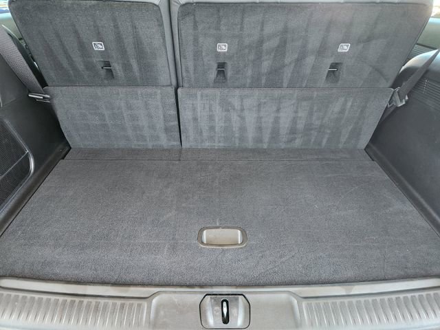 Certified 2022 Jeep Wagoneer Series III w/ Rear Seat Video Group 1 image 34