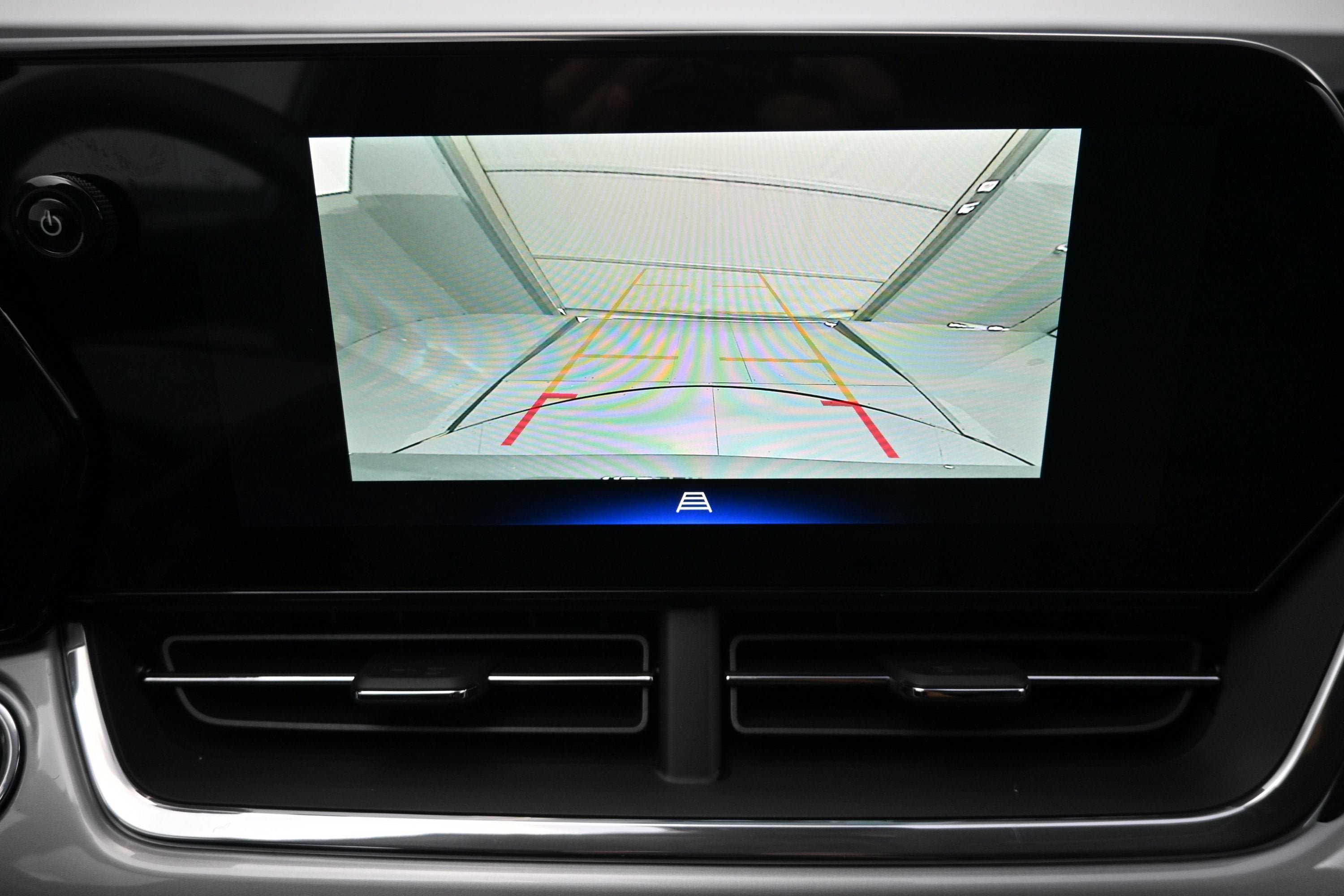 New 2026 Chevrolet Trax LT w/ Sunroof Package FWD image 18
