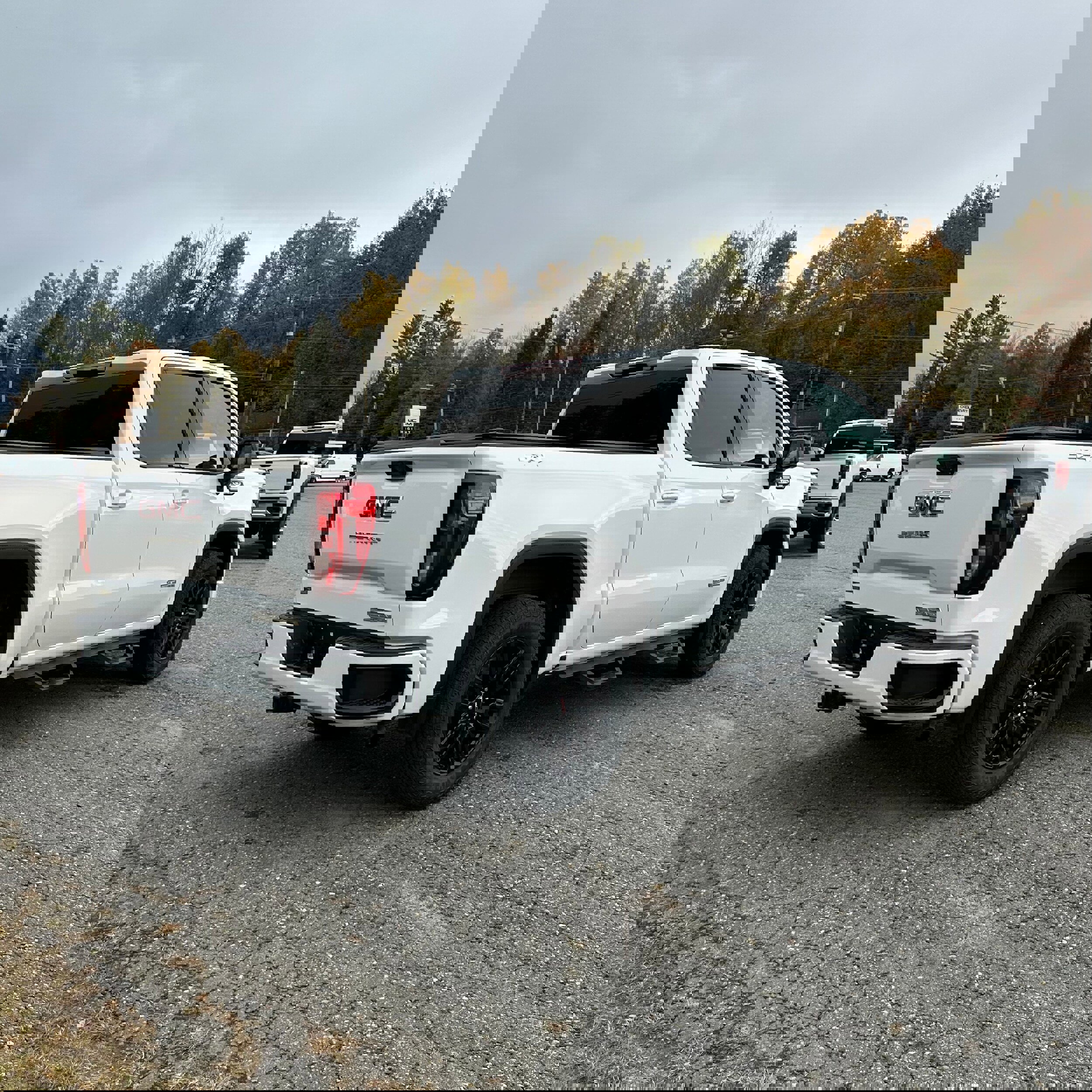 Used 2024 GMC Sierra 1500 Elevation image 3