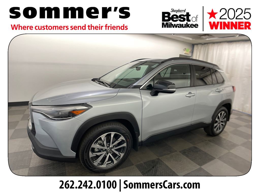 Used 2025 Toyota Corolla Cross XLE w/ Convenience Package image 7