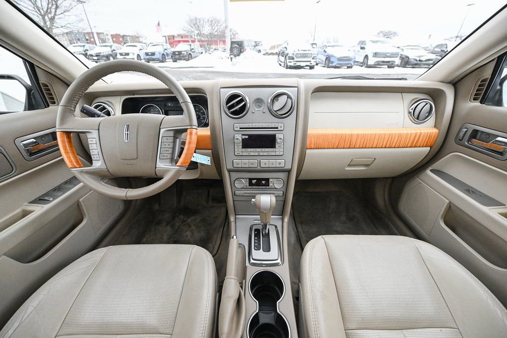 Used 2009 Lincoln MKZ image 29