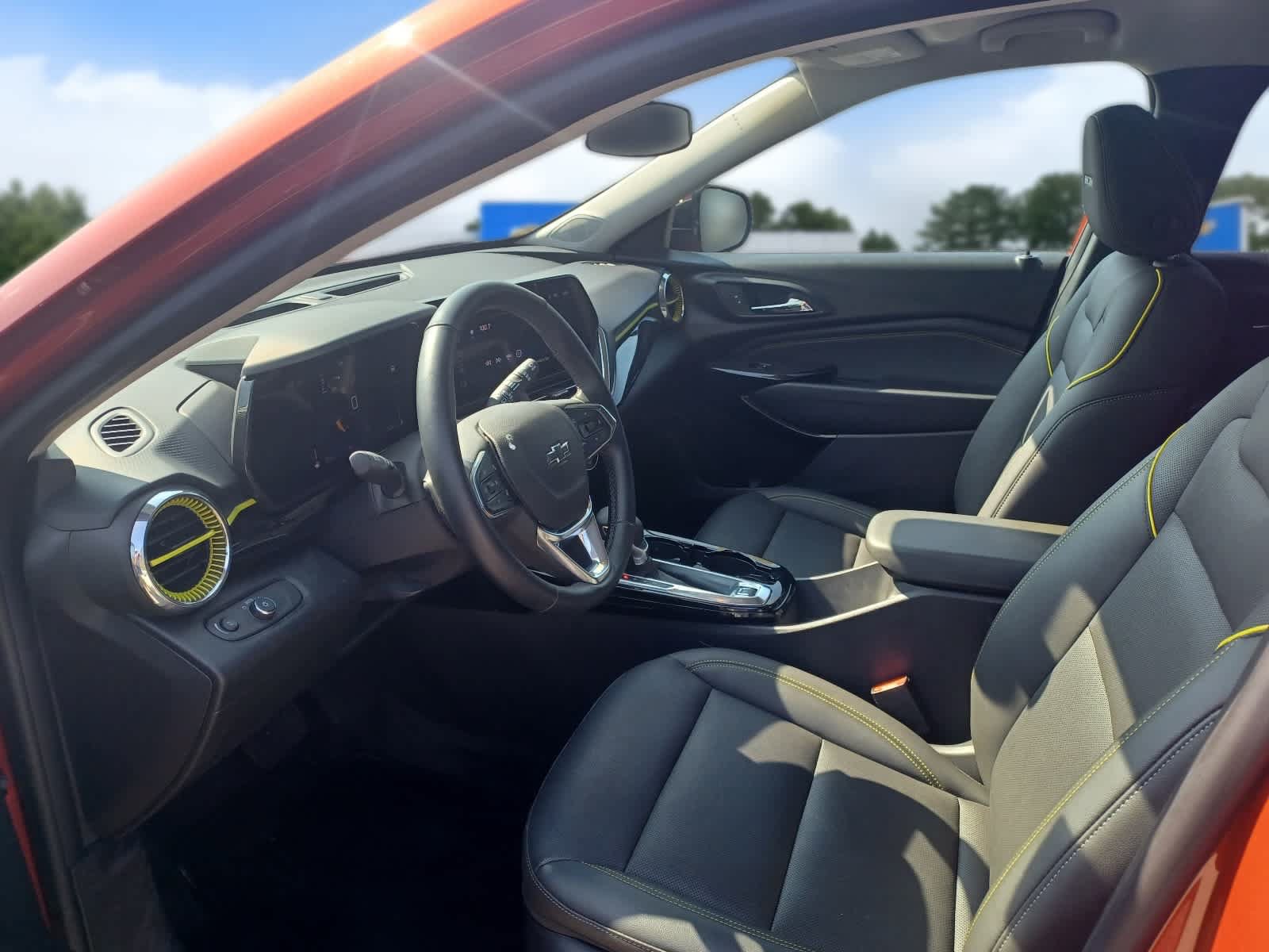 Used 2024 Chevrolet Trax ACTIV w/ Driver Confidence Package FWD image 7