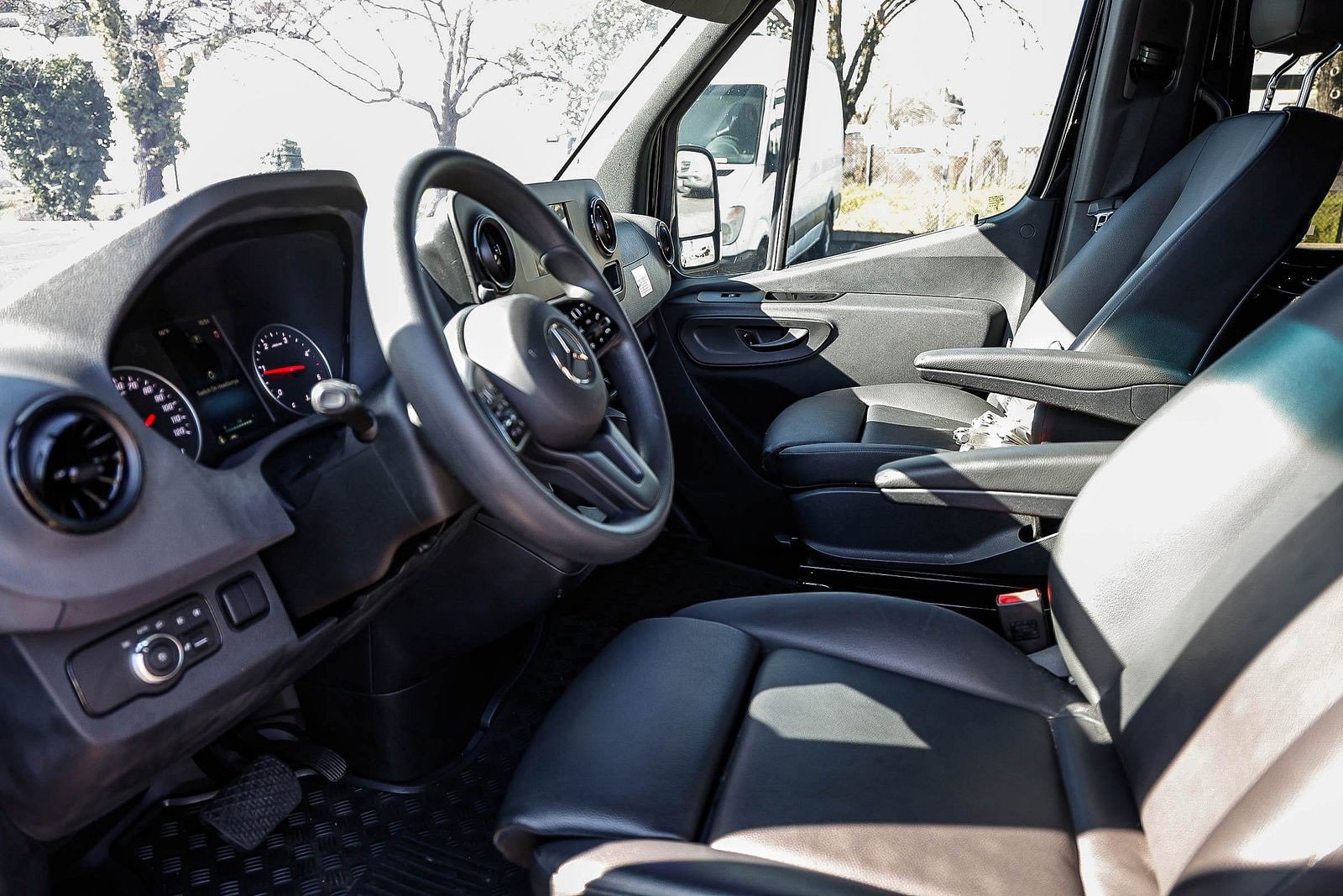 Used 2023 Mercedes-Benz Sprinter 2500 image 5