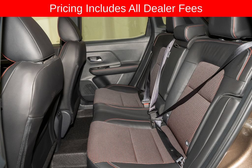 Used 2025 Nissan Kicks SR AWD/4WD image 8