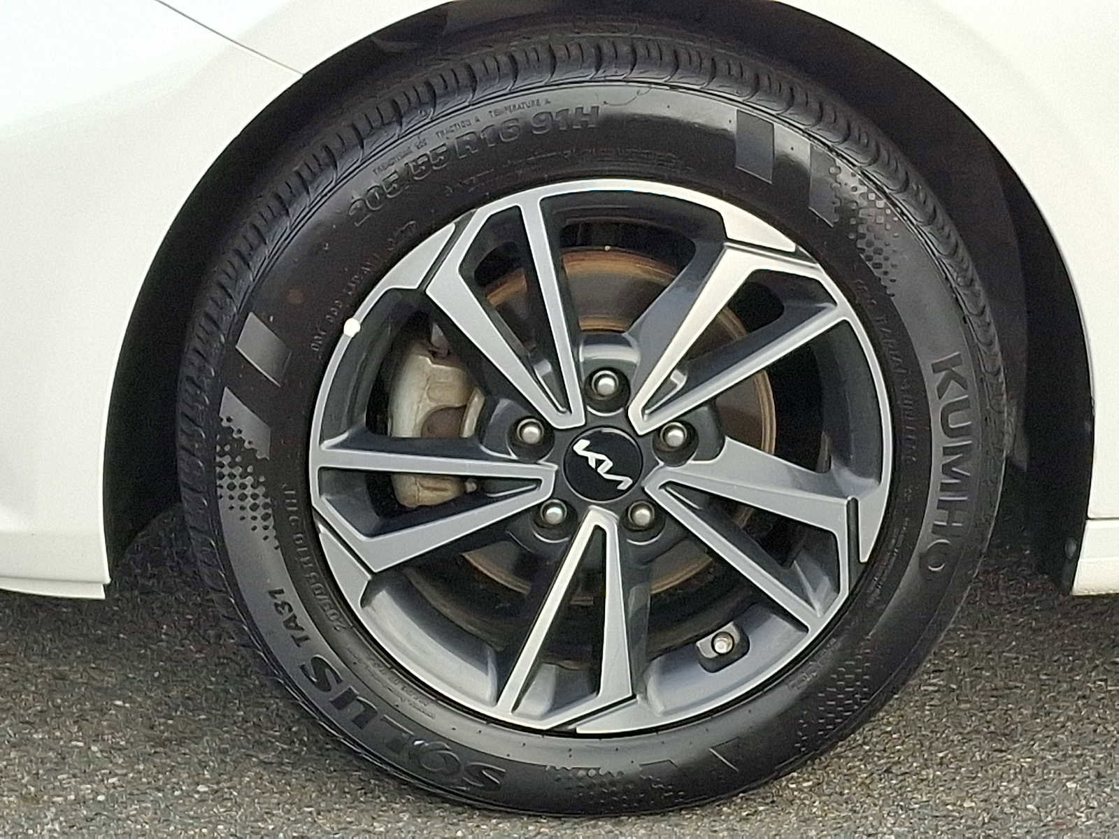 Used 2023 Kia Forte LXS image 7