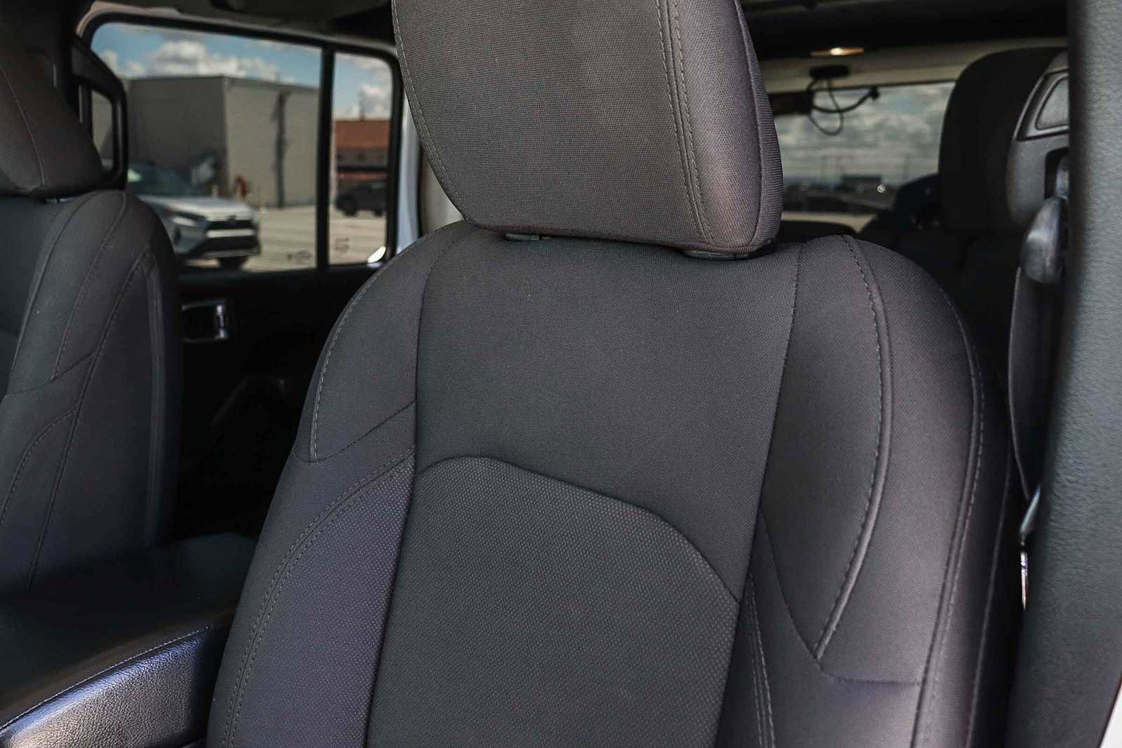 Used 2018 Jeep Wrangler Unlimited Sport S AWD/4WD image 35