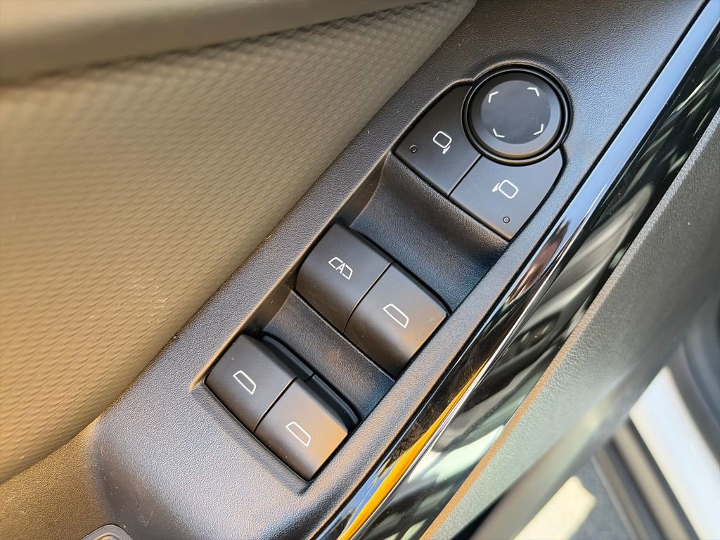 New 2026 Chevrolet Equinox LT w/ Convenience Package II FWD image 18