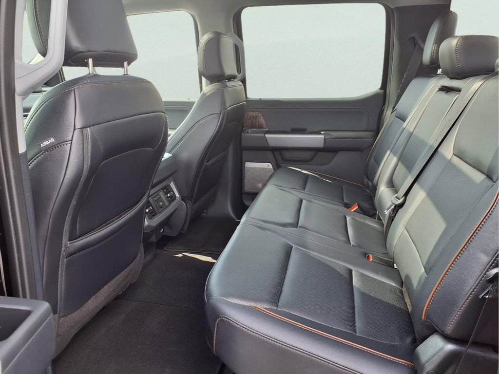 Used 2025 Ford F250 Lariat w/ Chrome Package image 22