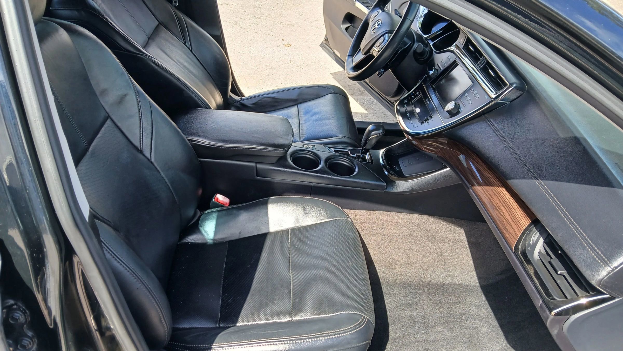 Used 2014 Toyota Avalon Limited image 17