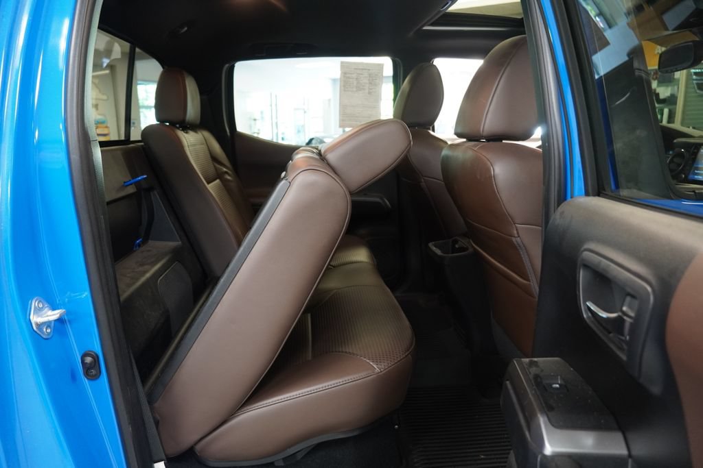 Used 2021 Toyota Tacoma Limited AWD/4WD image 31