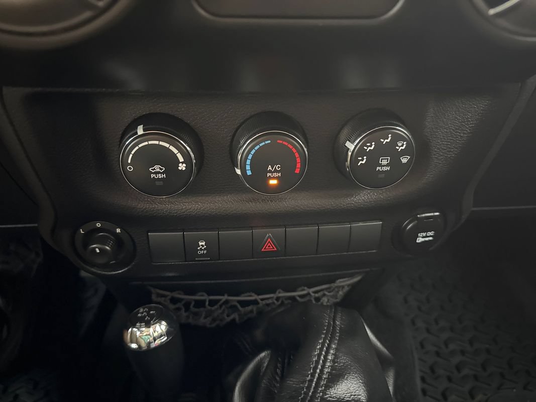 Used 2013 Jeep Wrangler Unlimited Sport AWD/4WD image 26