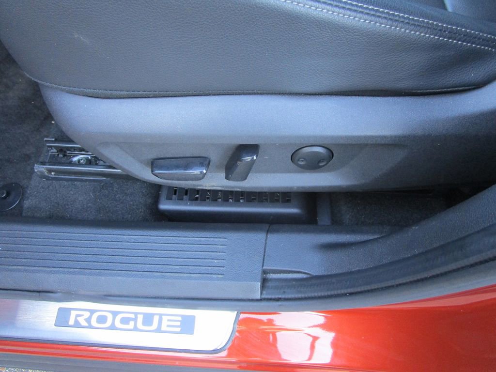 Used 2023 Nissan Rogue SL w/ SL Premium Package image 20