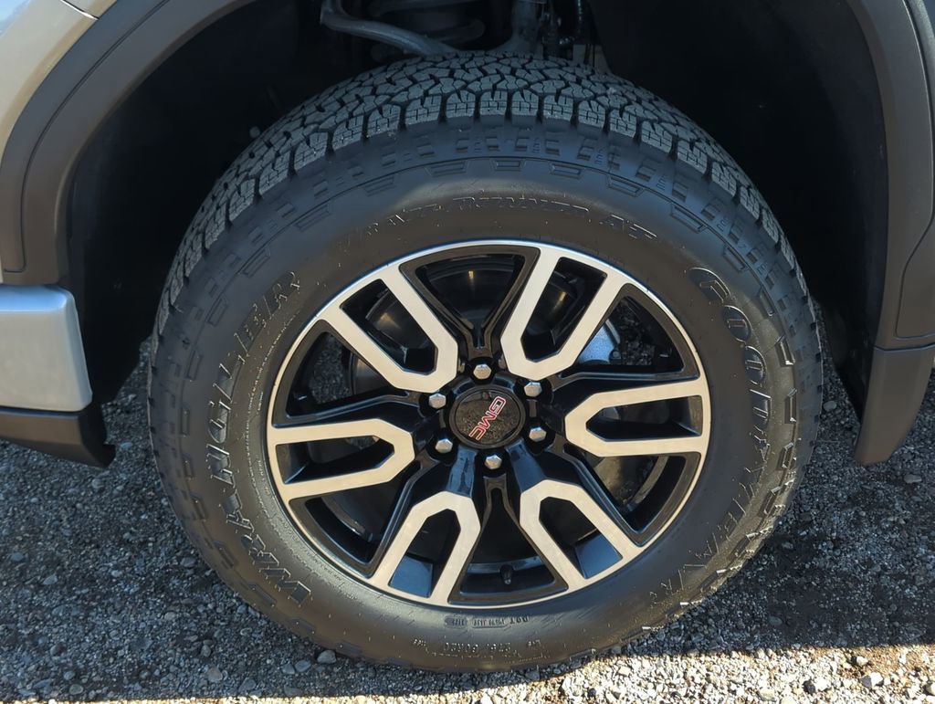 Used 2025 GMC Sierra 1500 AT4 image 32