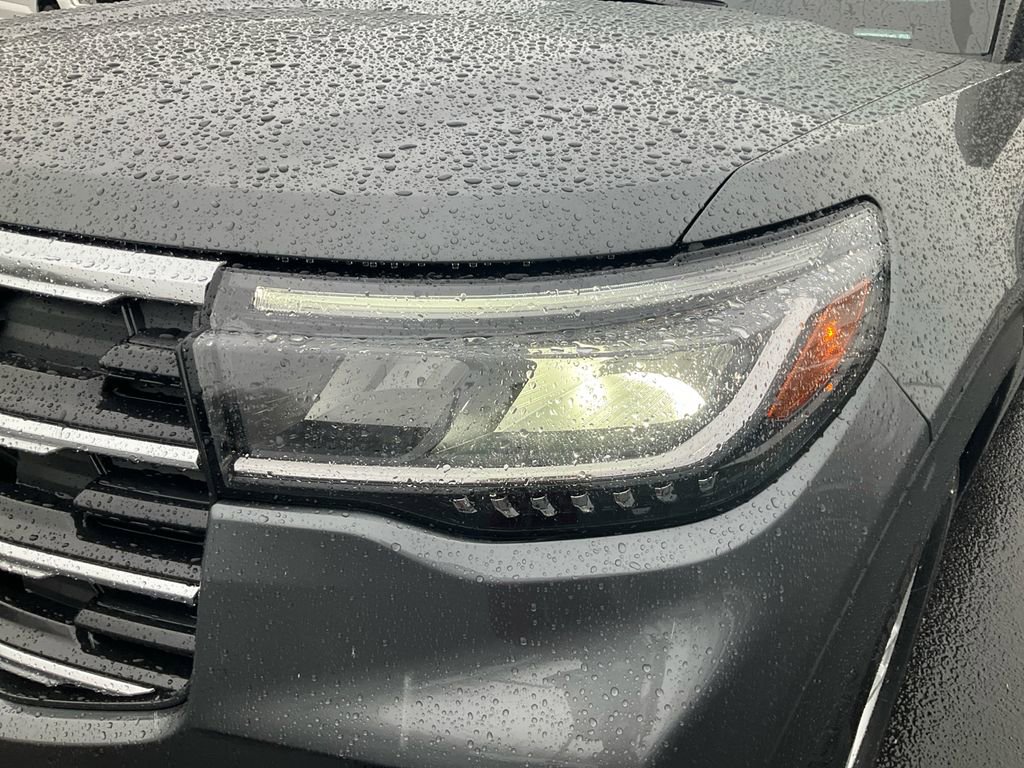 New 2026 Ford Explorer Active w/ Active Comfort Package image 9