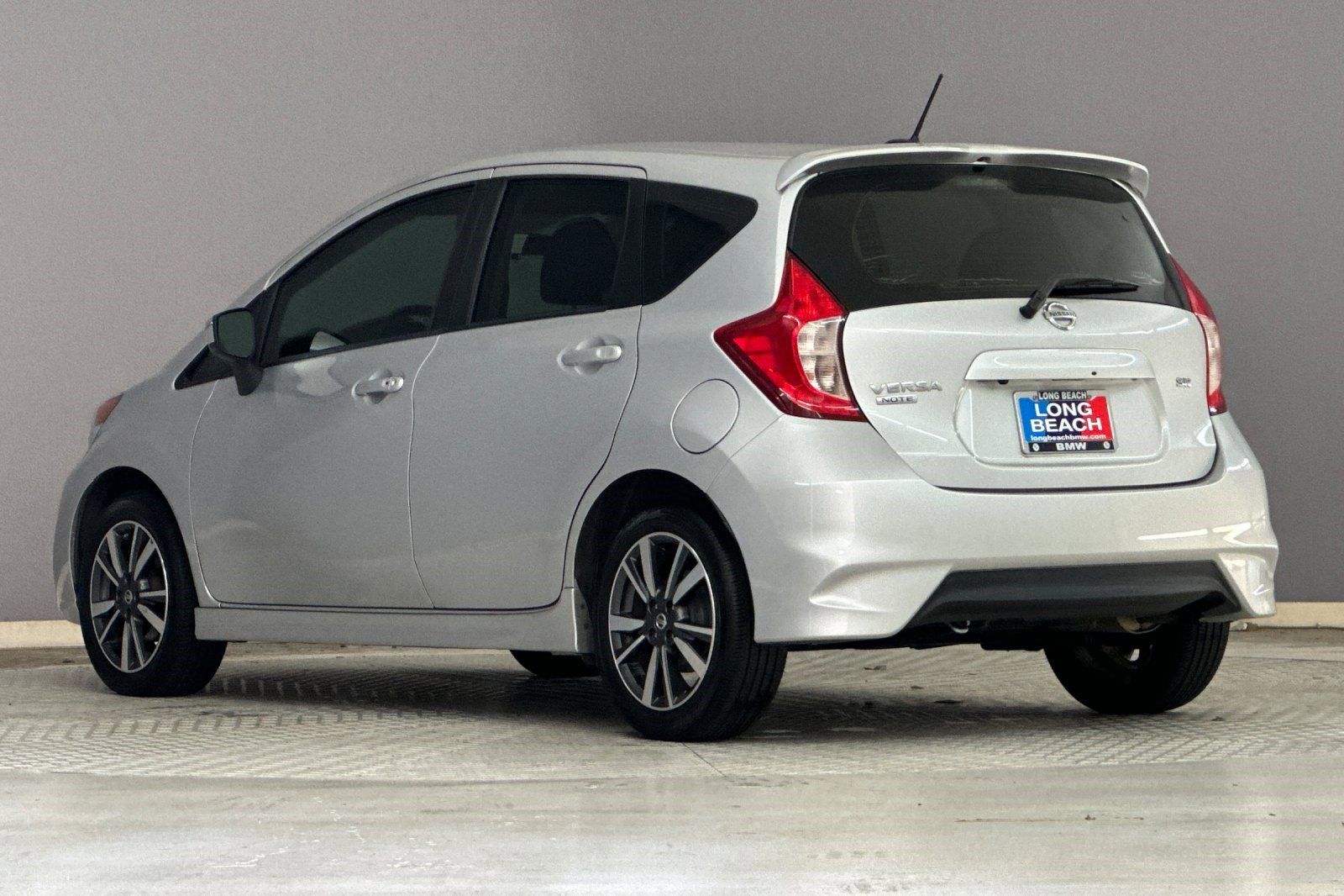 Used 2018 Nissan Versa Note SR image 3