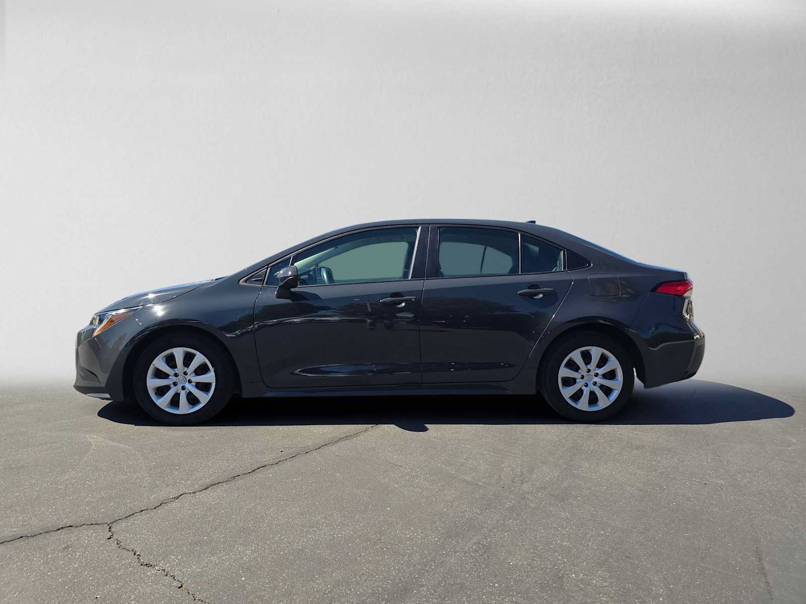 Used 2025 Toyota Corolla LE FWD image 6