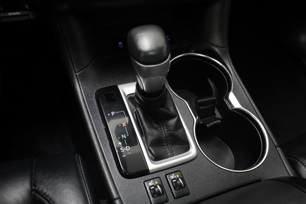 Used 2017 Toyota Highlander SE AWD/4WD image 12