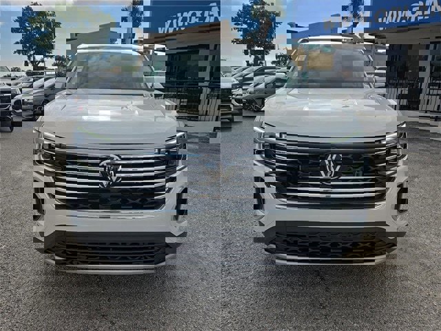 New 2026 Volkswagen Atlas SE image 2