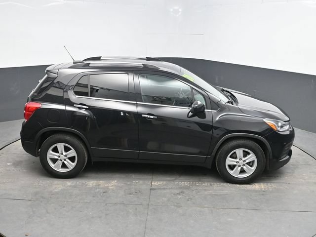 Used 2020 Chevrolet Trax LT w/ LT Convenience Package FWD image 32