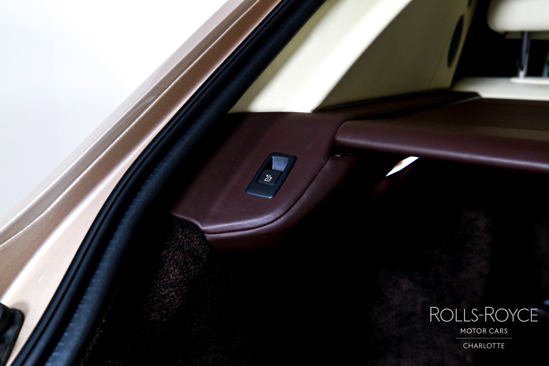 Used 2019 Rolls-Royce Cullinan image 25