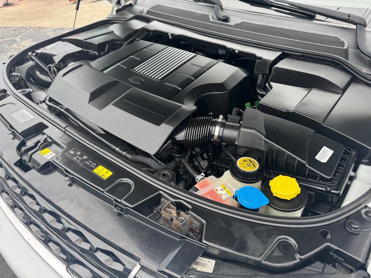 Used 2016 Land Rover LR4 HSE LUX image 21