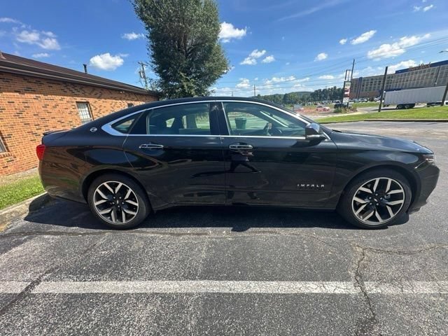 Used 2017 Chevrolet Impala Premier FWD image 21