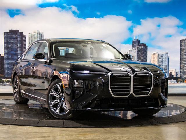 Used 2027 BMW 740i xDrive AWD/4WD image 1