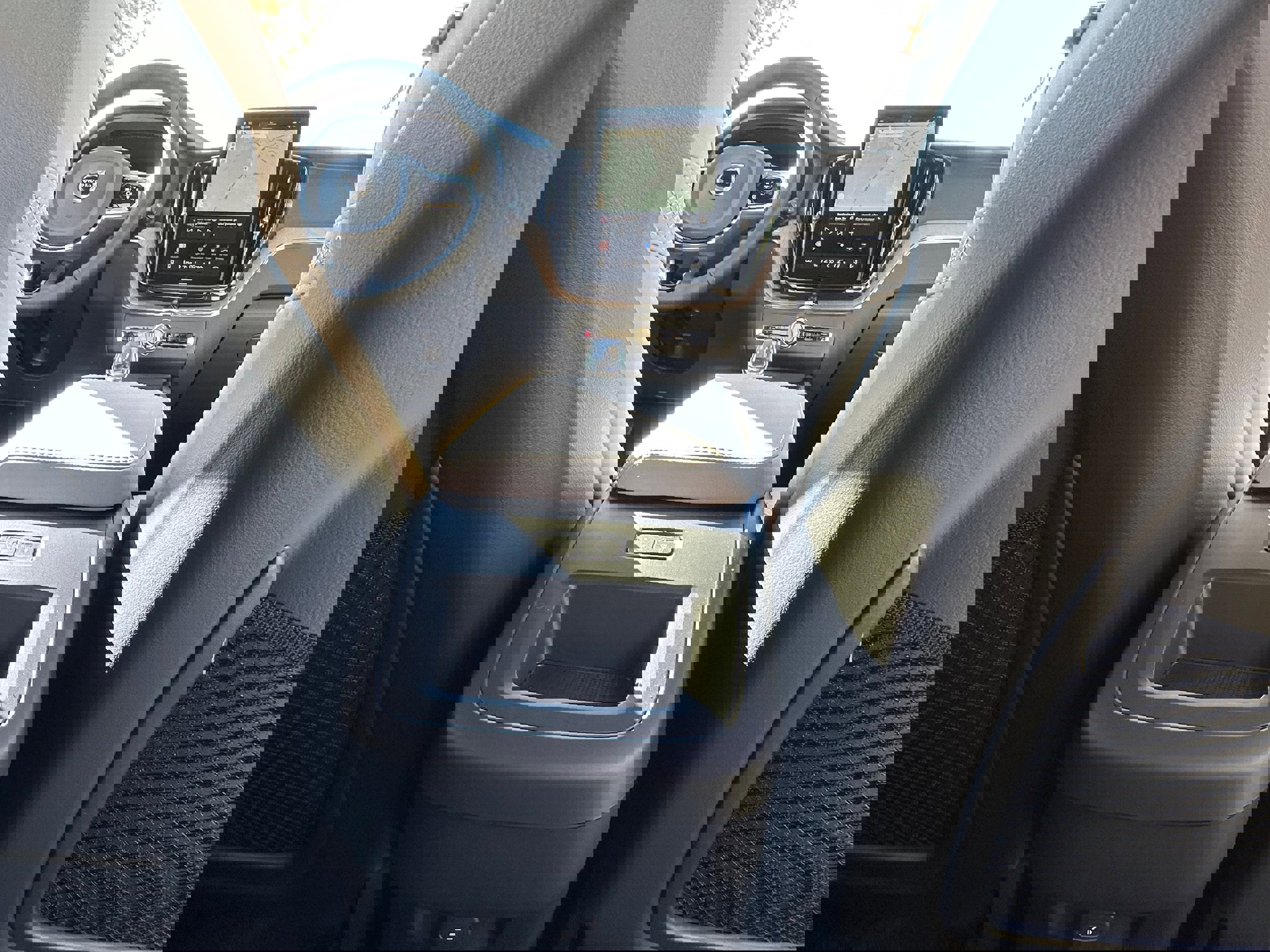 New 2026 Volvo XC60 B5 Plus w/ Protection Package Premier image 11