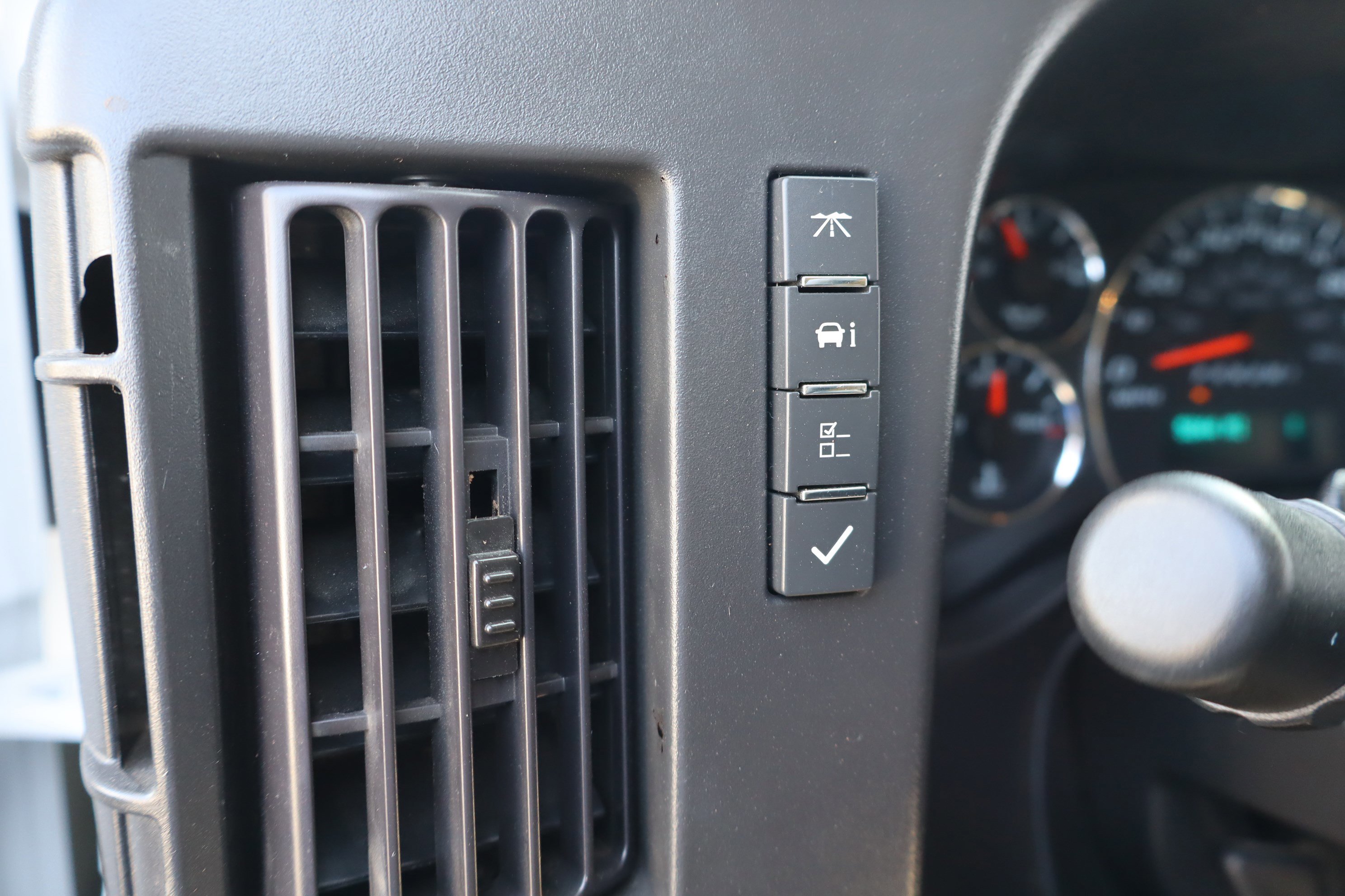 Used 2024 Chevrolet Express 3500 LS image 16