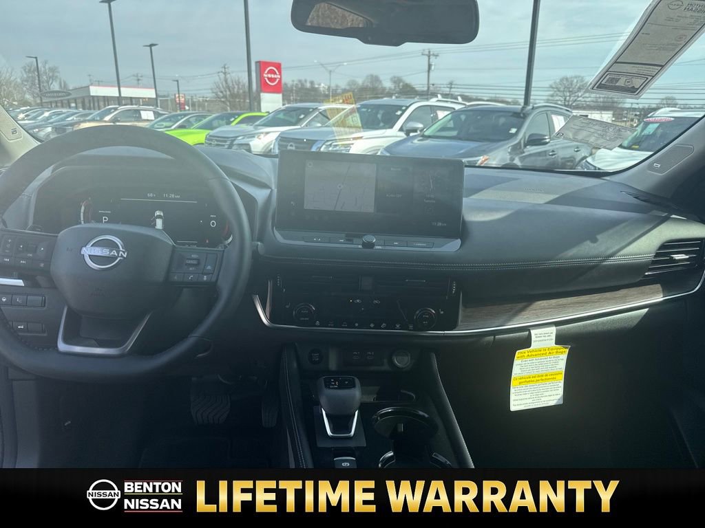 Certified 2025 Nissan Rogue Platinum w/ Platinum Premium Package image 14