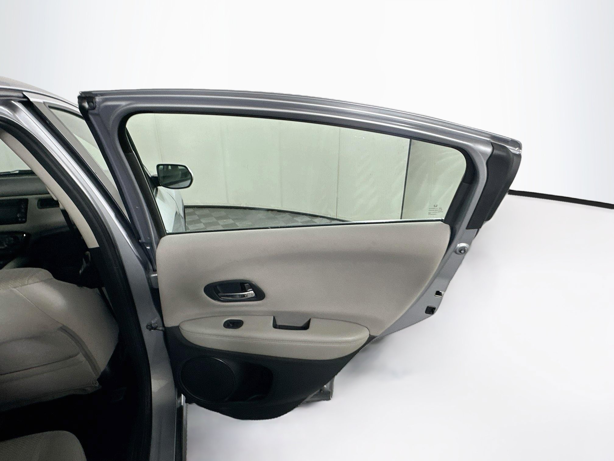Used 2017 Honda HR-V LX image 28