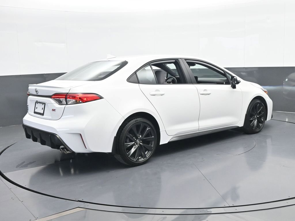 Used 2024 Toyota Corolla SE image 6