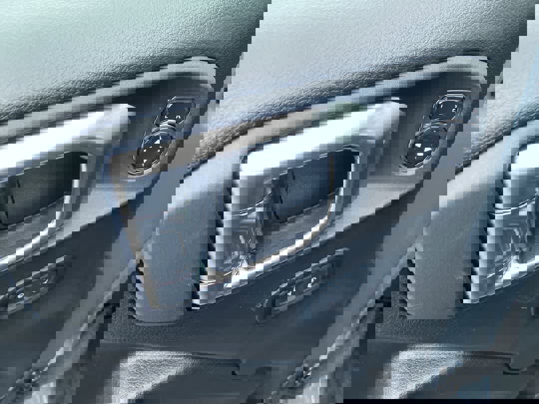 Used 2024 Jeep Wrangler Willys image 13