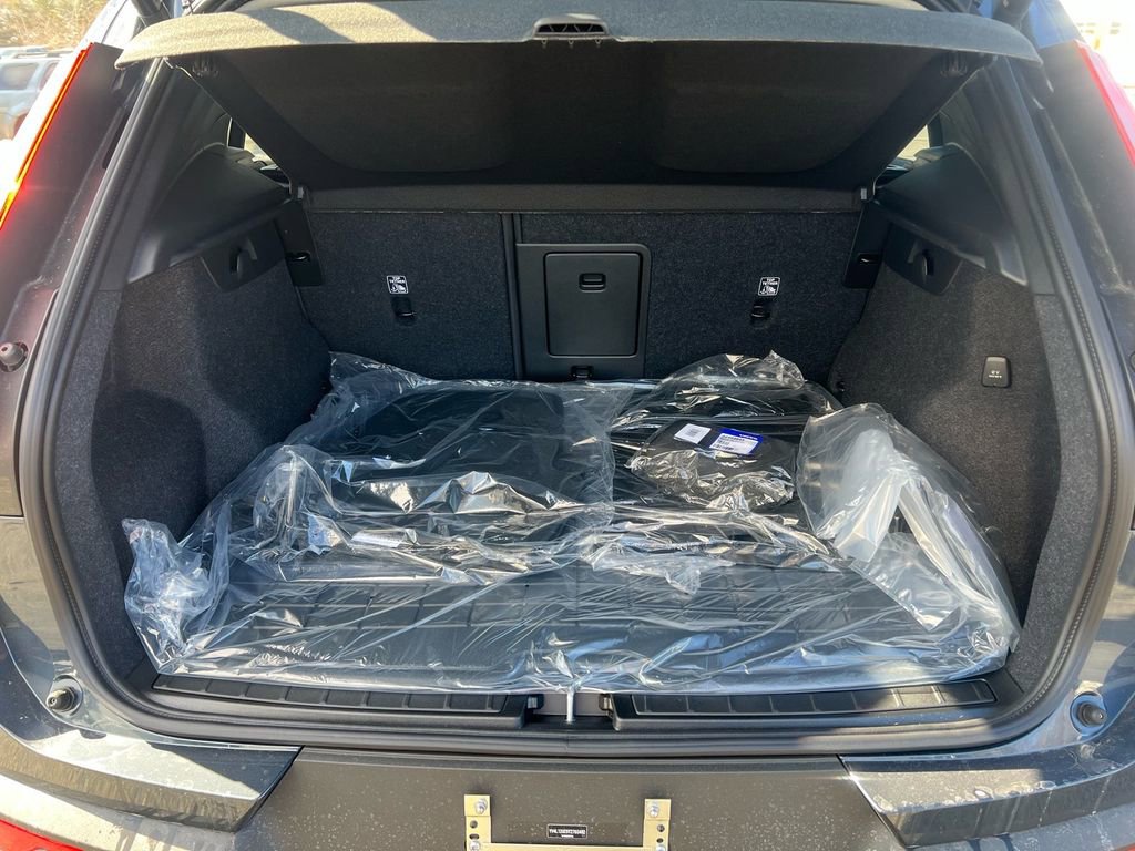 New 2026 Volvo XC40 B5 Plus w/ Protection Package Premier AWD/4WD image 25