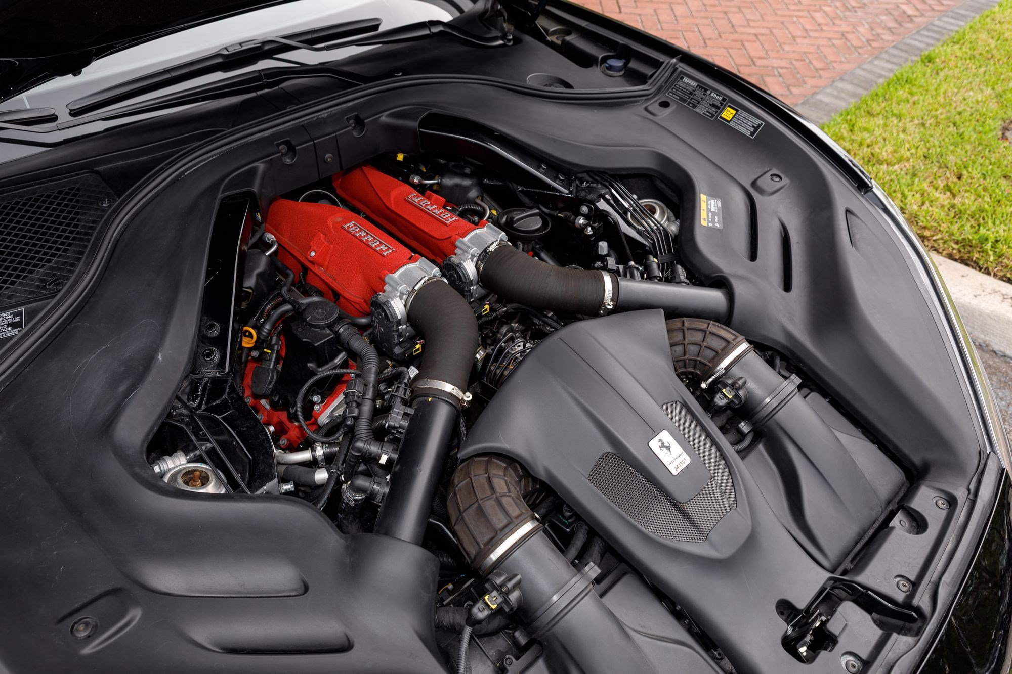 Used 2019 Ferrari Portofino RWD image 11