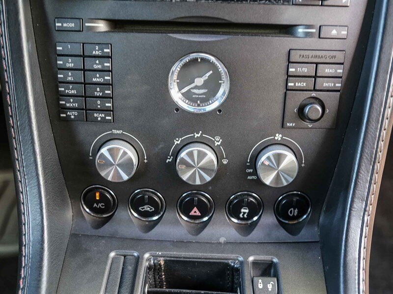 Used 2008 Aston Martin V8 Vantage Roadster RWD image 28