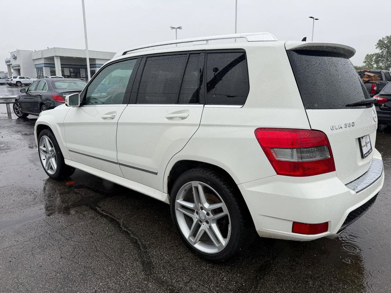 Used 2011 Mercedes-Benz GLK 350 4MATIC image 7