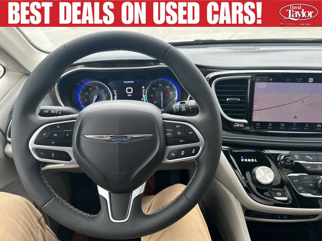 Used 2023 Chrysler Pacifica Limited w/ Uconnect Theater Family Group AWD/4WD image 18