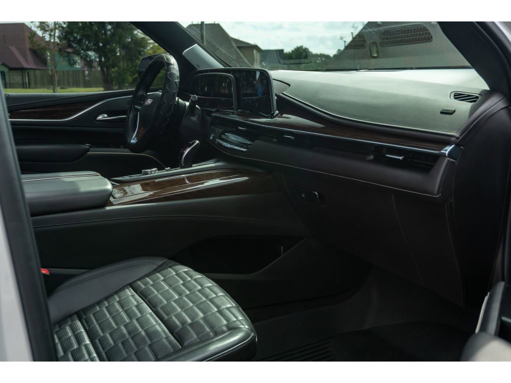 Used 2022 Cadillac Escalade Sport Platinum w/ LPO, ONYX Package AWD/4WD image 19