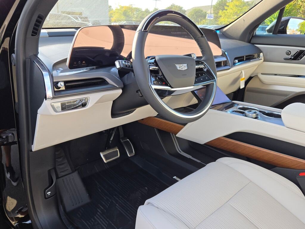 New 2026 Cadillac Vistiq Sport w/ LPO, Floor Liner Package image 27