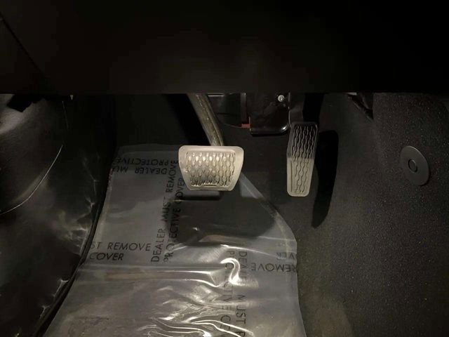 Used 2025 Jeep Wrangler Unlimited Sahara w/ Safety Group image 38