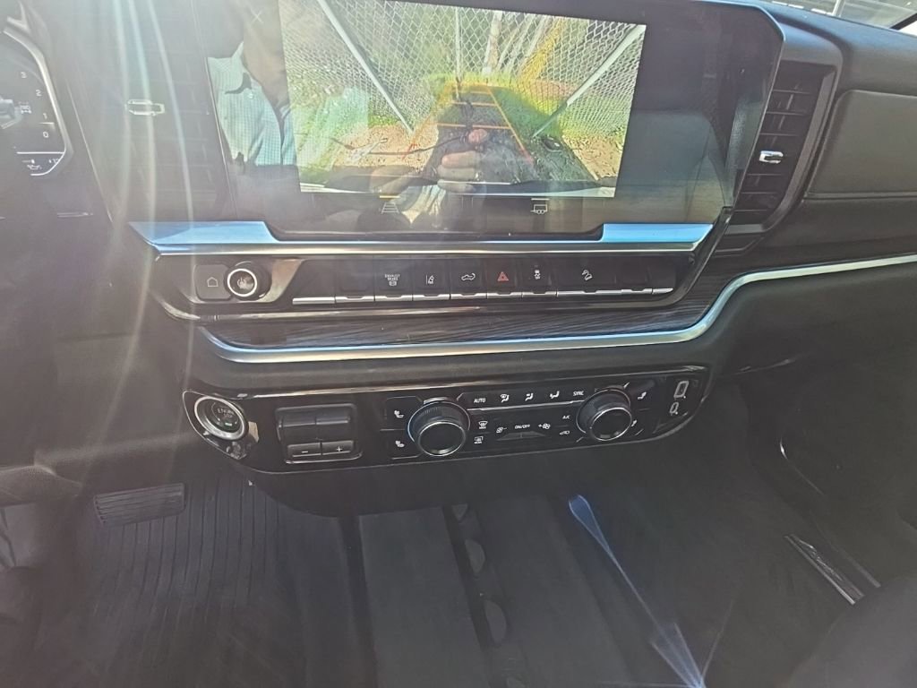 Used 2024 Chevrolet Silverado 2500 LT image 22