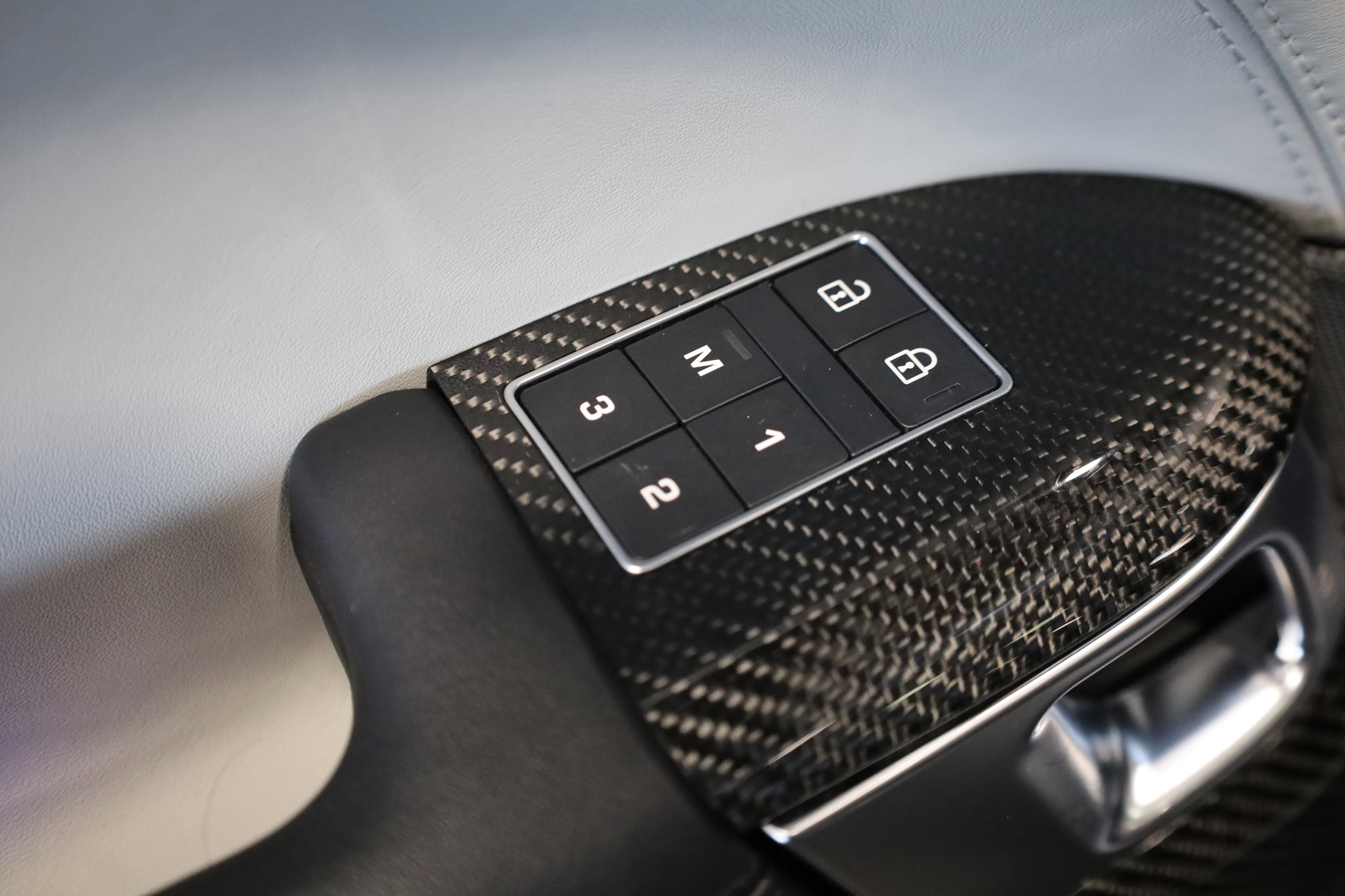 Used 2022 Land Rover Range Rover Sport SVR Carbon Edition image 12