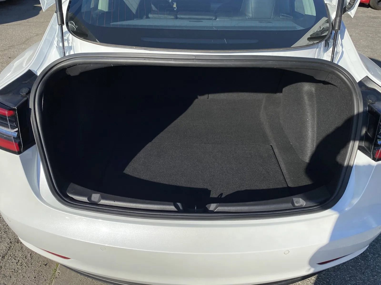 Used 2019 Tesla Model 3 Standard Range Plus image 8